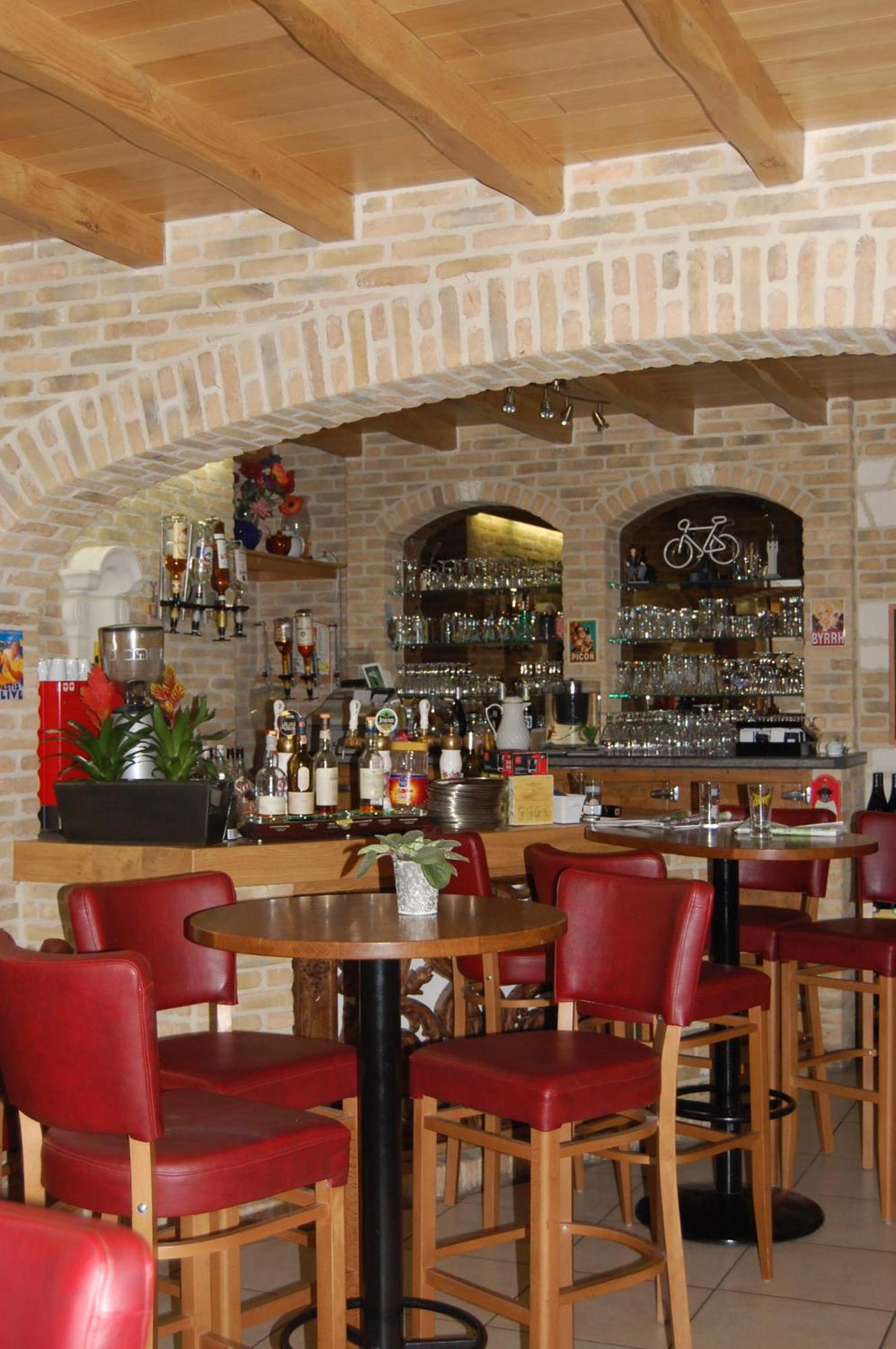 Hotel - Restaurant Au Tonnelier Берг Екстериор снимка