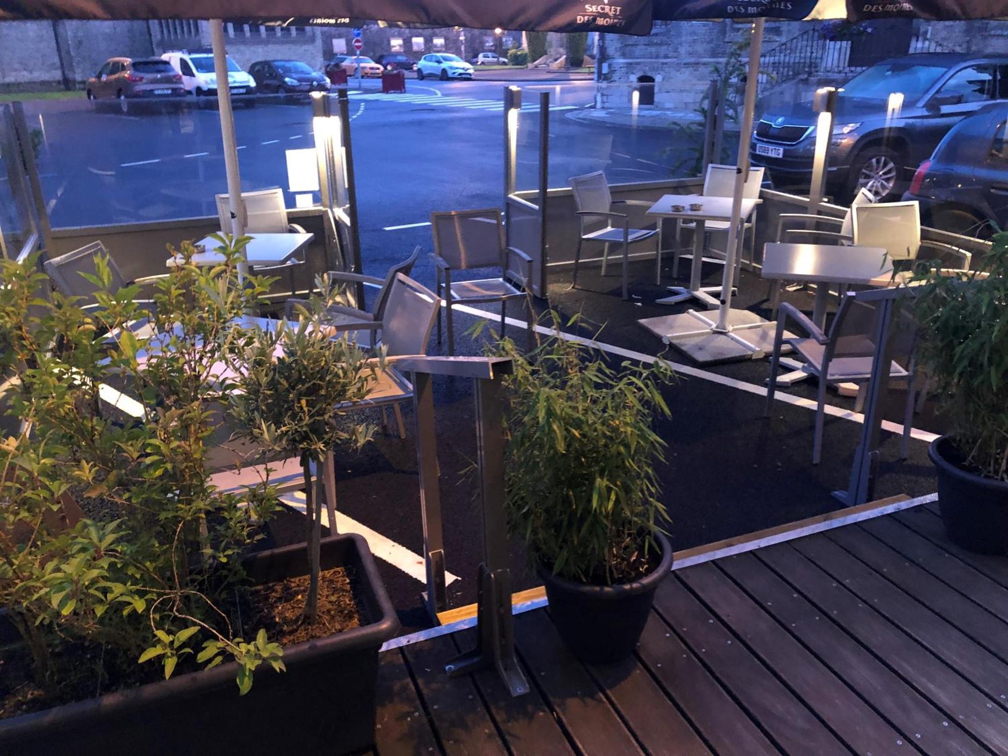 Hotel - Restaurant Au Tonnelier Берг Екстериор снимка