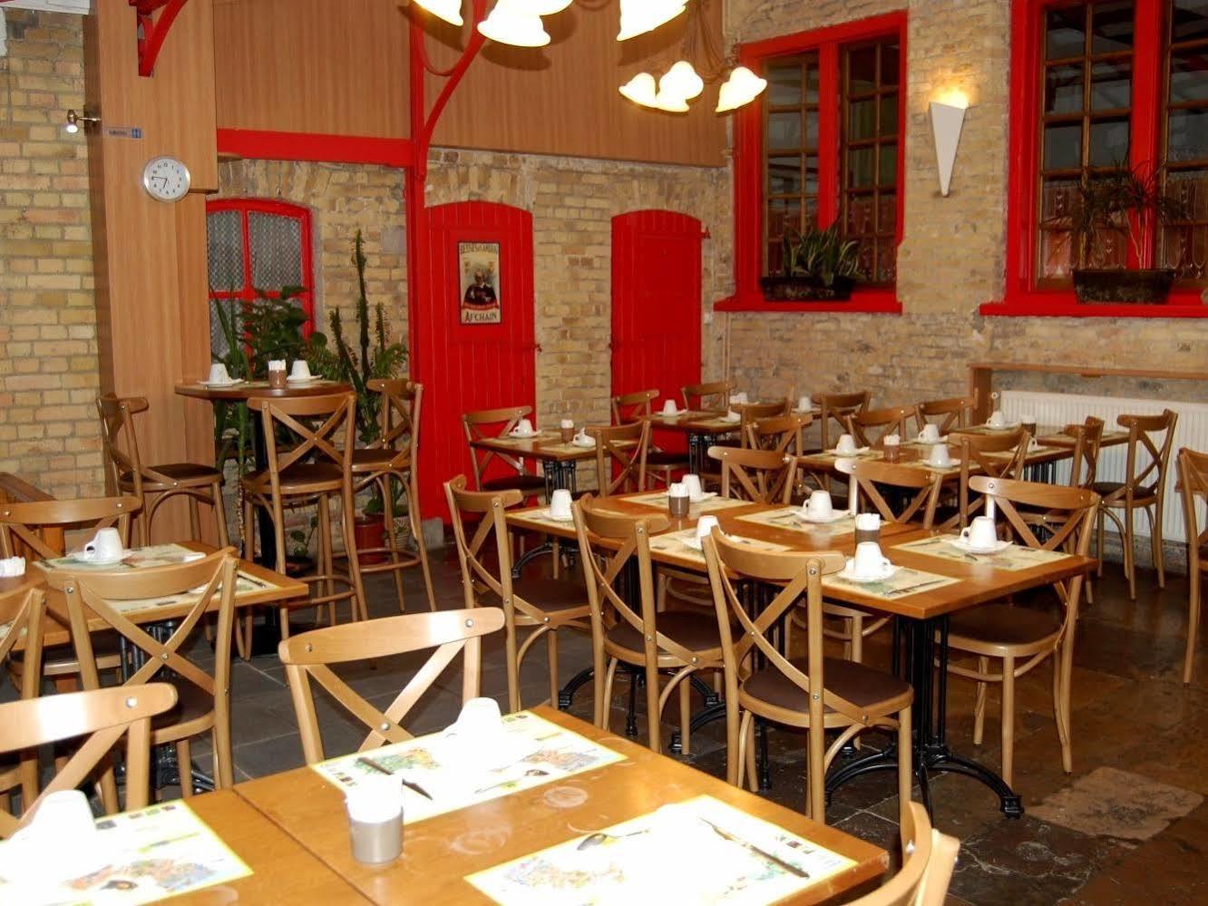 Hotel - Restaurant Au Tonnelier Берг Екстериор снимка